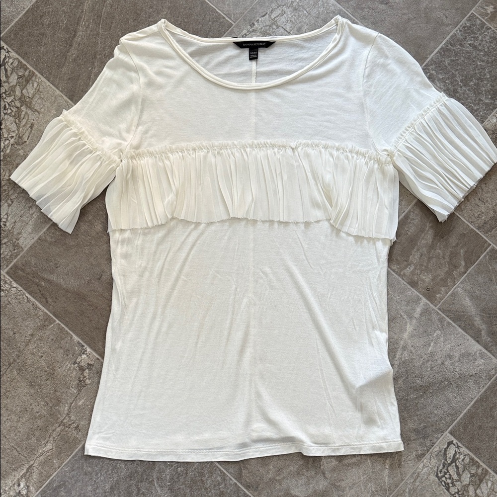 Banana Republic Elegant White Ruffled Top NWOT med